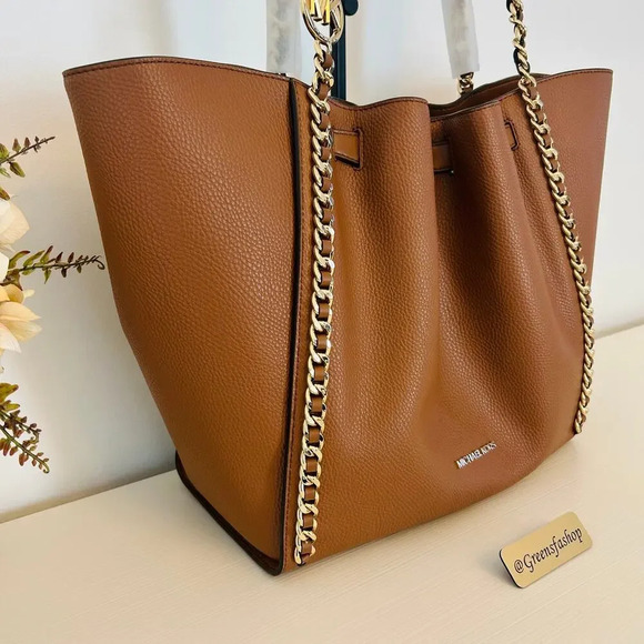 Michael Kors Mina Women Large Belted MKCharm Chain Tote Shoulder Bag Luggage - Picture 3 of 10